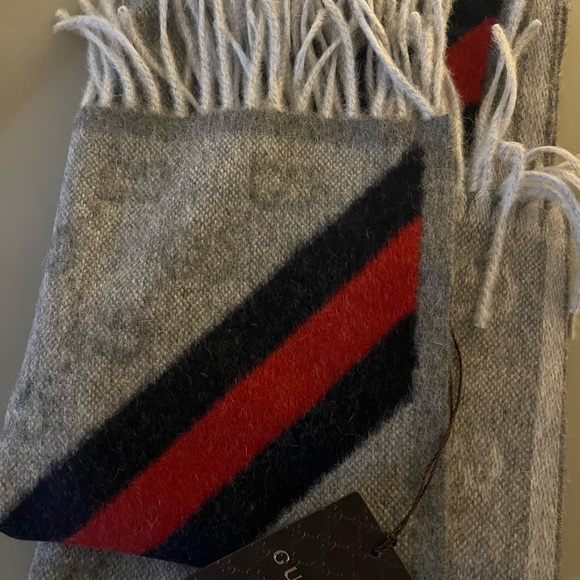 GUCCI Wool Scarf - Picture 2 of 3